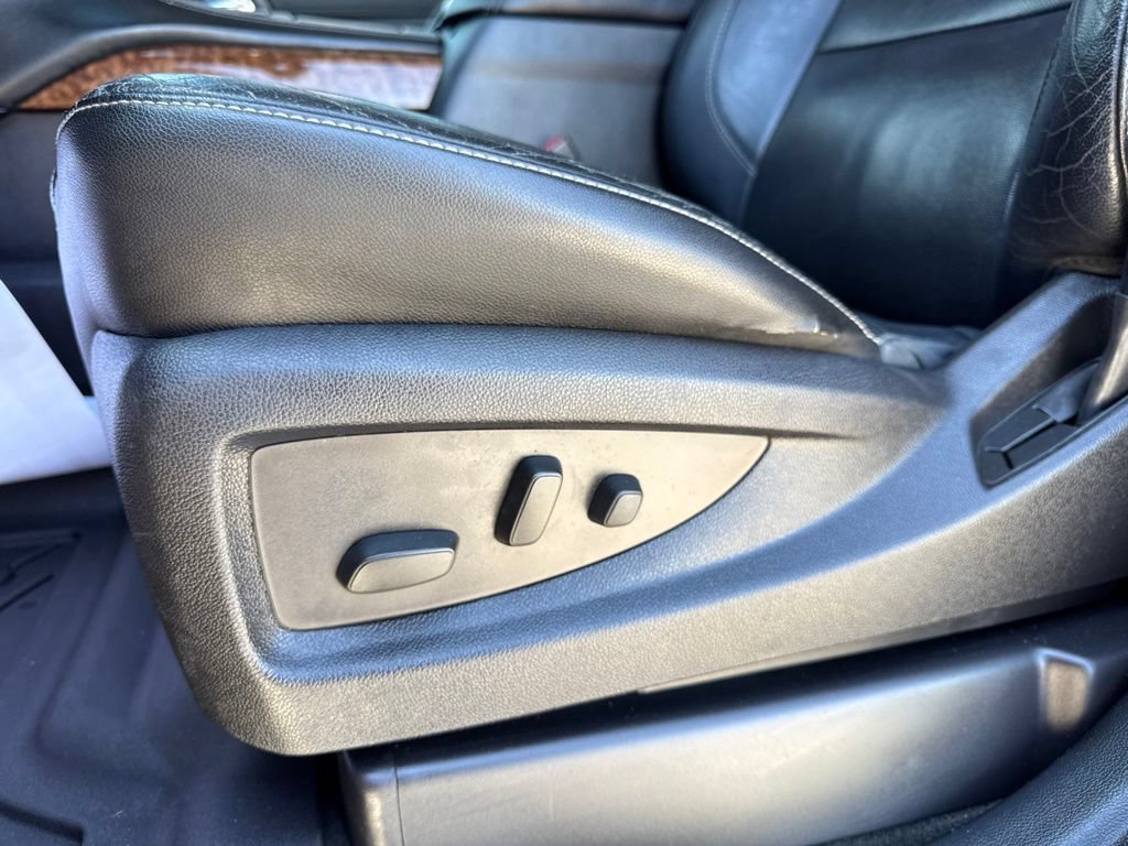 Used 2015 Chevrolet Suburban LTZ AWD/4WD image 17