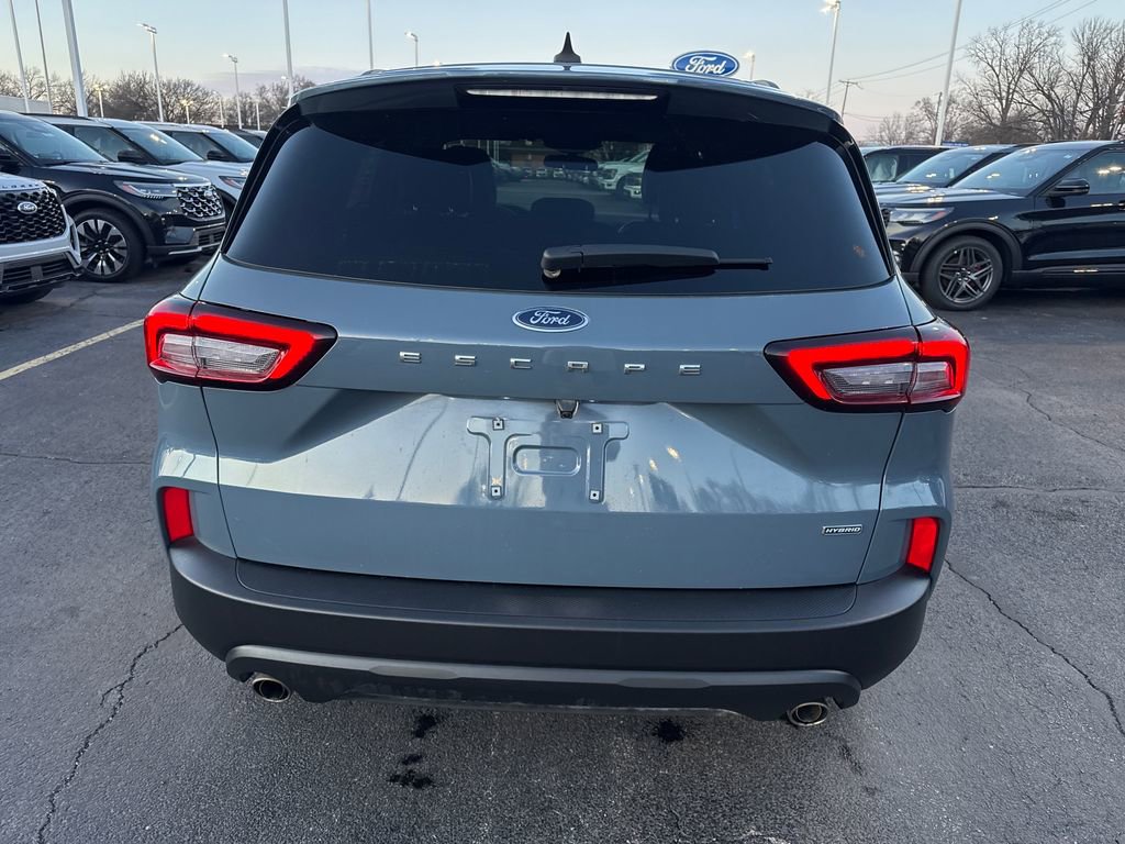 Used 2025 Ford Escape ST-Line w/ Equipment Group 301A image 8