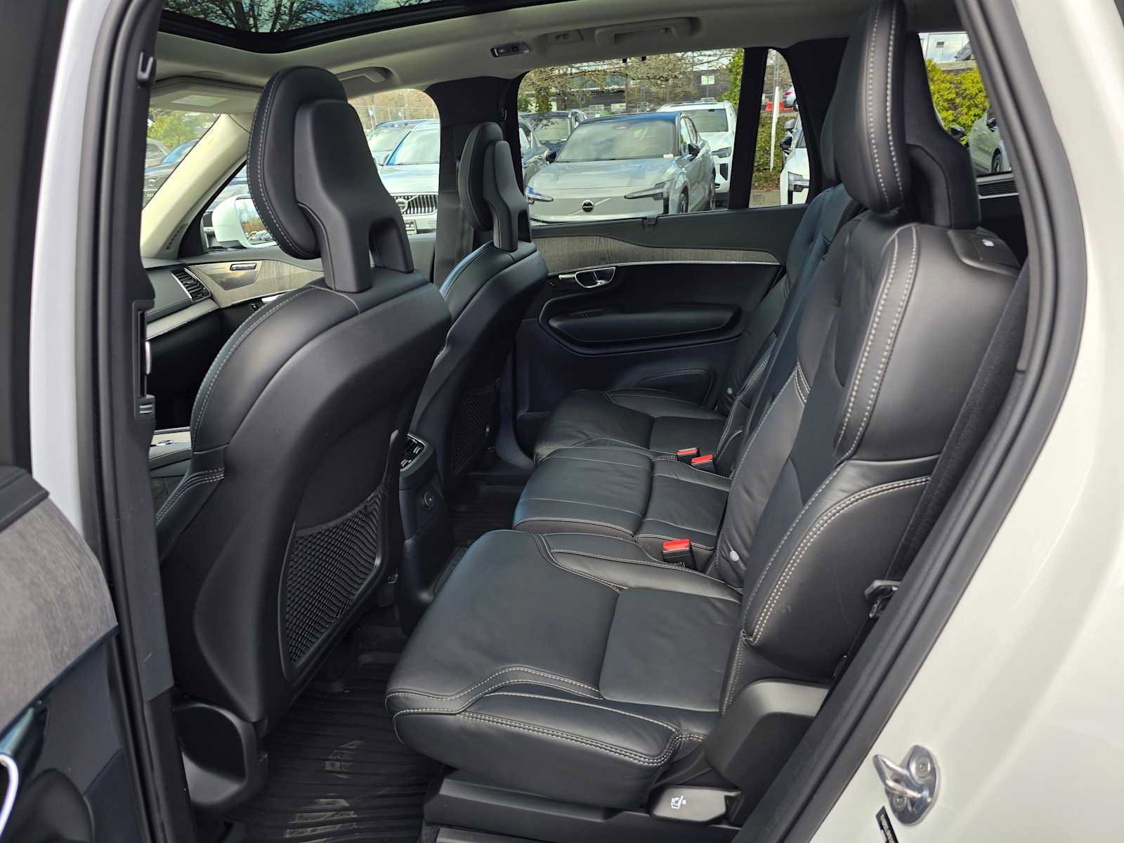Certified 2022 Volvo XC90 T8 Inscription w/ Advanced Package image 16