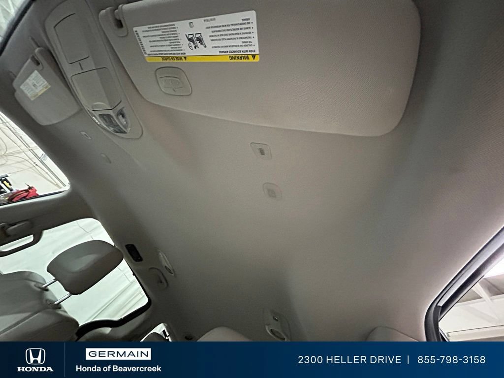 Used 2018 Chrysler Pacifica Touring-L FWD image 27