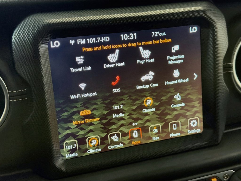 Used 2022 Jeep Wrangler Unlimited Sahara w/ Cold Weather Group AWD/4WD image 17