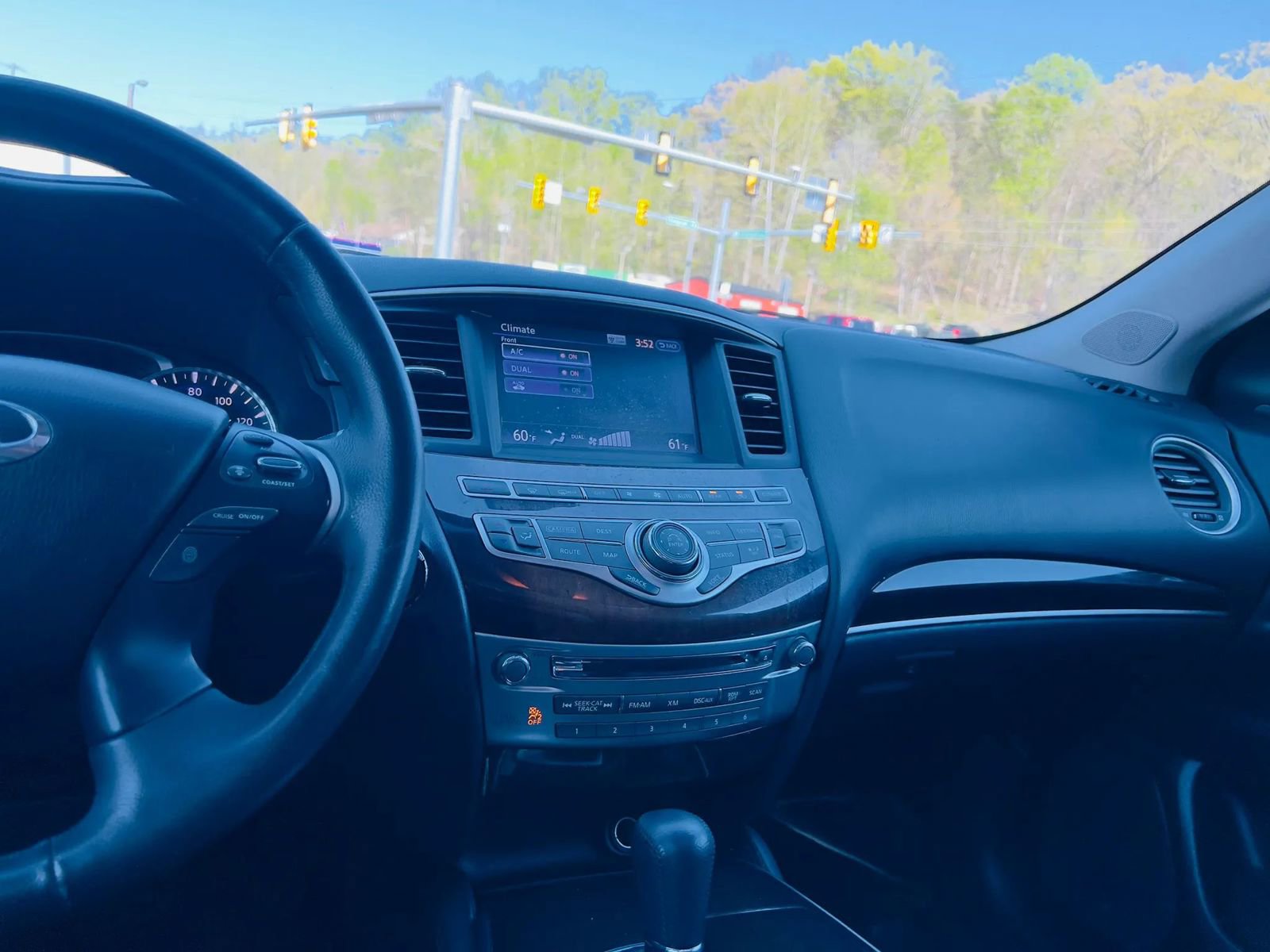 Used 2014 INFINITI QX60 AWD w/ Deluxe Touring Package image 30