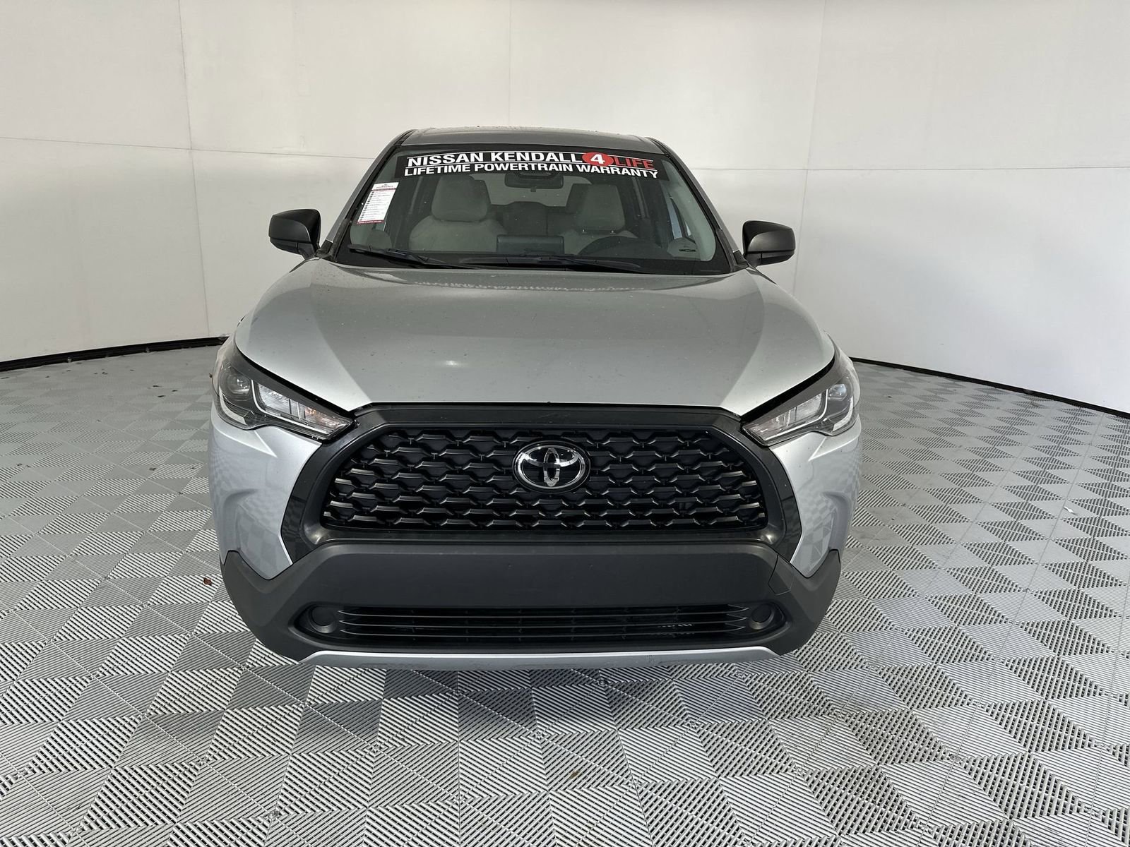 Used 2023 Toyota Corolla Cross L FWD image 3