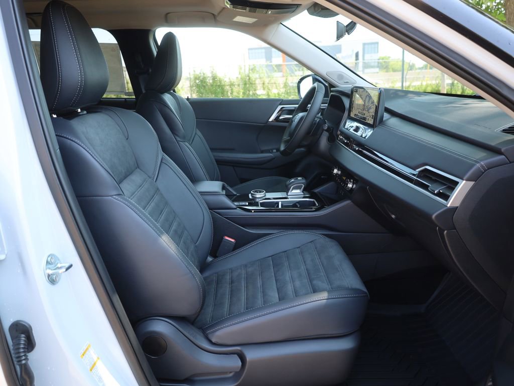 New 2025 Mitsubishi Outlander Trail Edition image 19