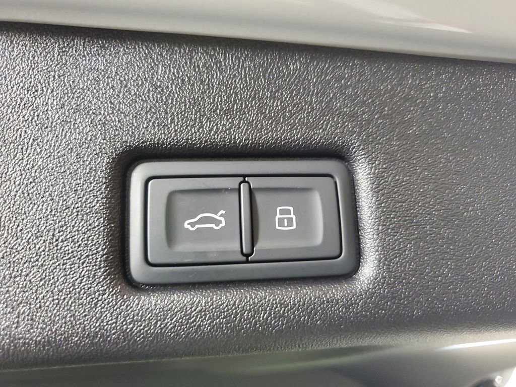 Used 2025 Audi Q5 Premium Plus AWD/4WD image 7