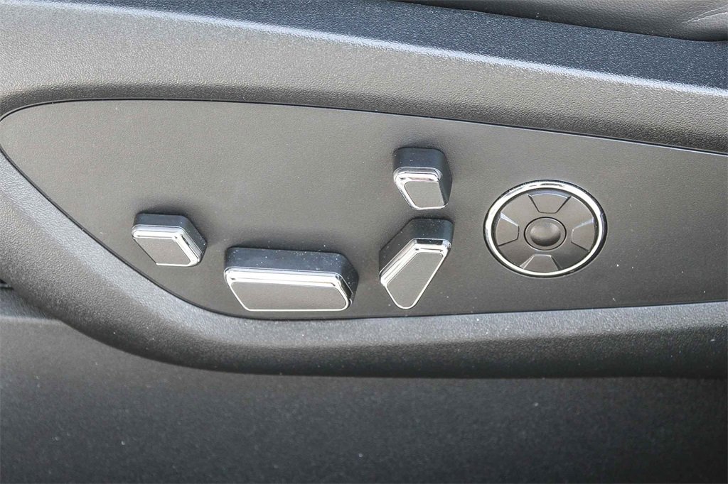 Used 2018 Lincoln MKX Reserve w/ Driver Assistance Package image 26