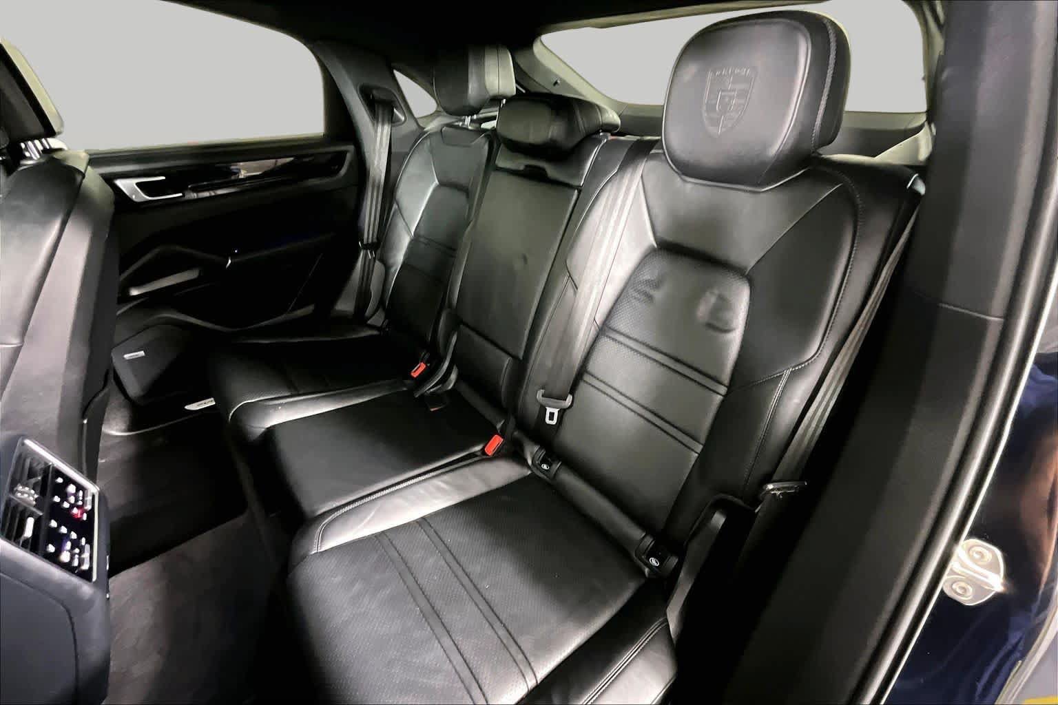 Used 2020 Porsche Cayenne AWD/4WD image 18