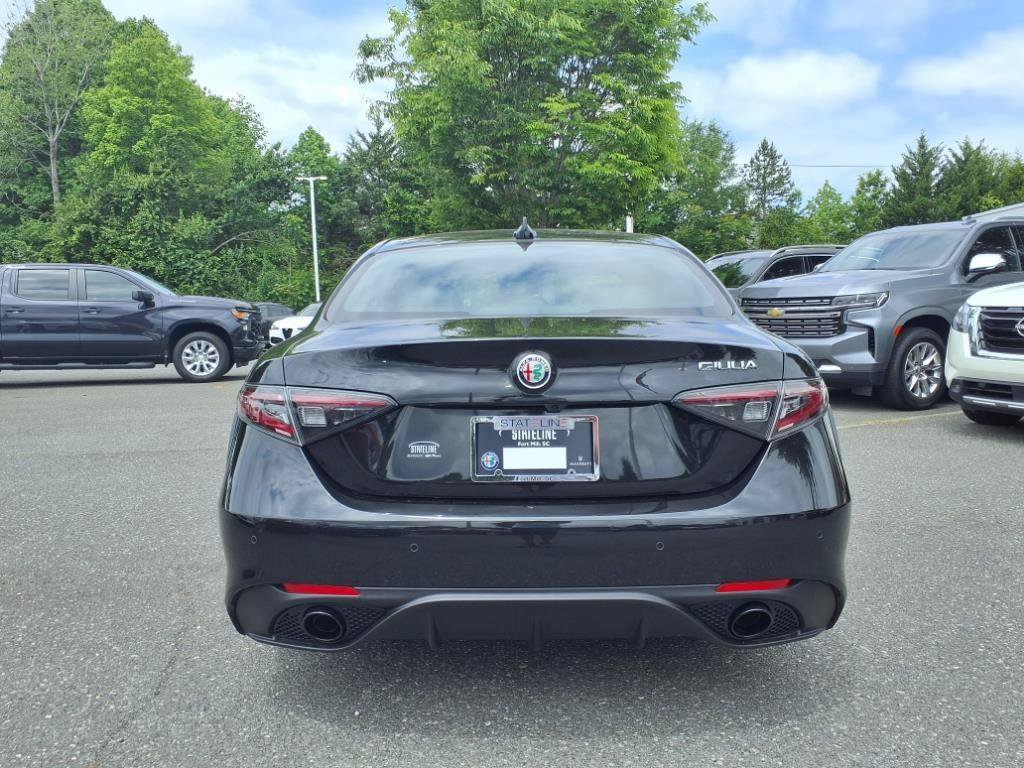 New 2025 Alfa Romeo Giulia w/ Driving Assist Package RWD image 17