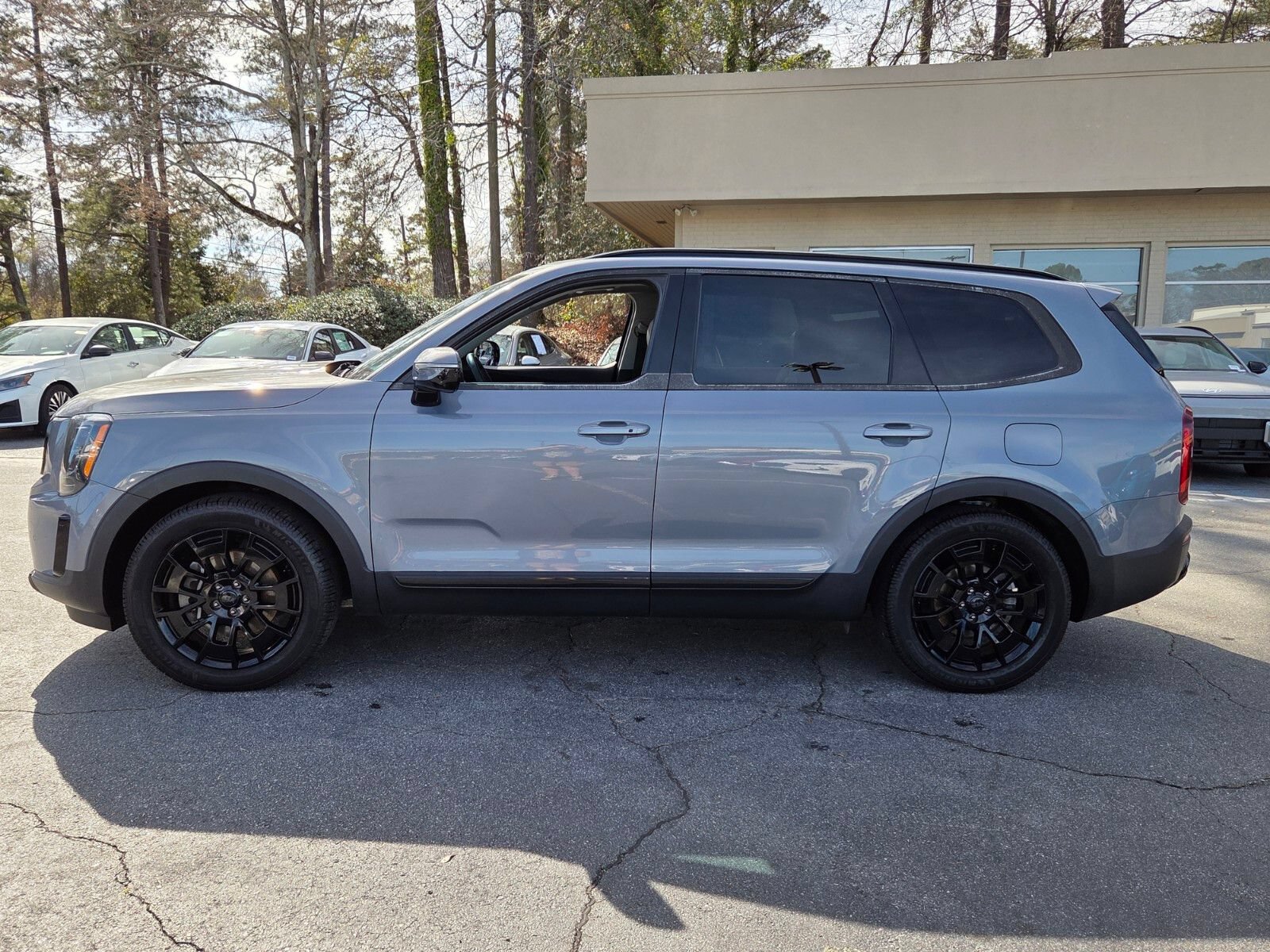 Used 2021 Kia Telluride SX w/ Nightfall Edition Package AWD/4WD image 2