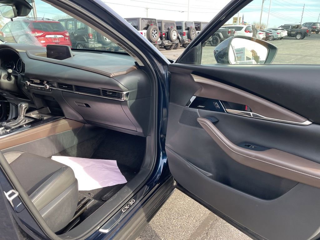 Used 2021 MAZDA CX-30 FWD 2.5 S w/ Premium Package image 36