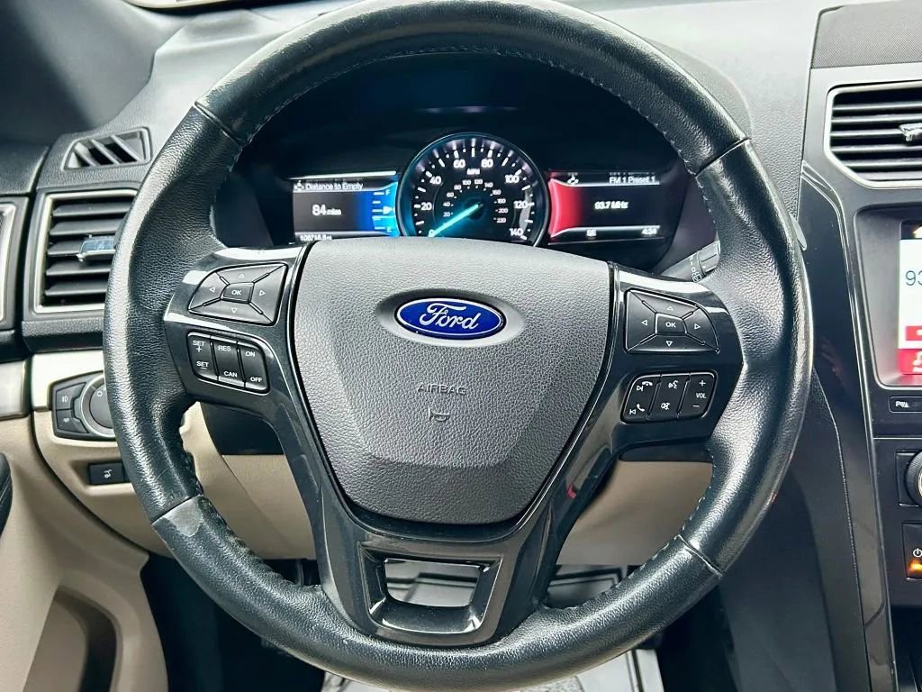 Used 2018 Ford Explorer XLT w/ Equipment Group 202A AWD/4WD image 20