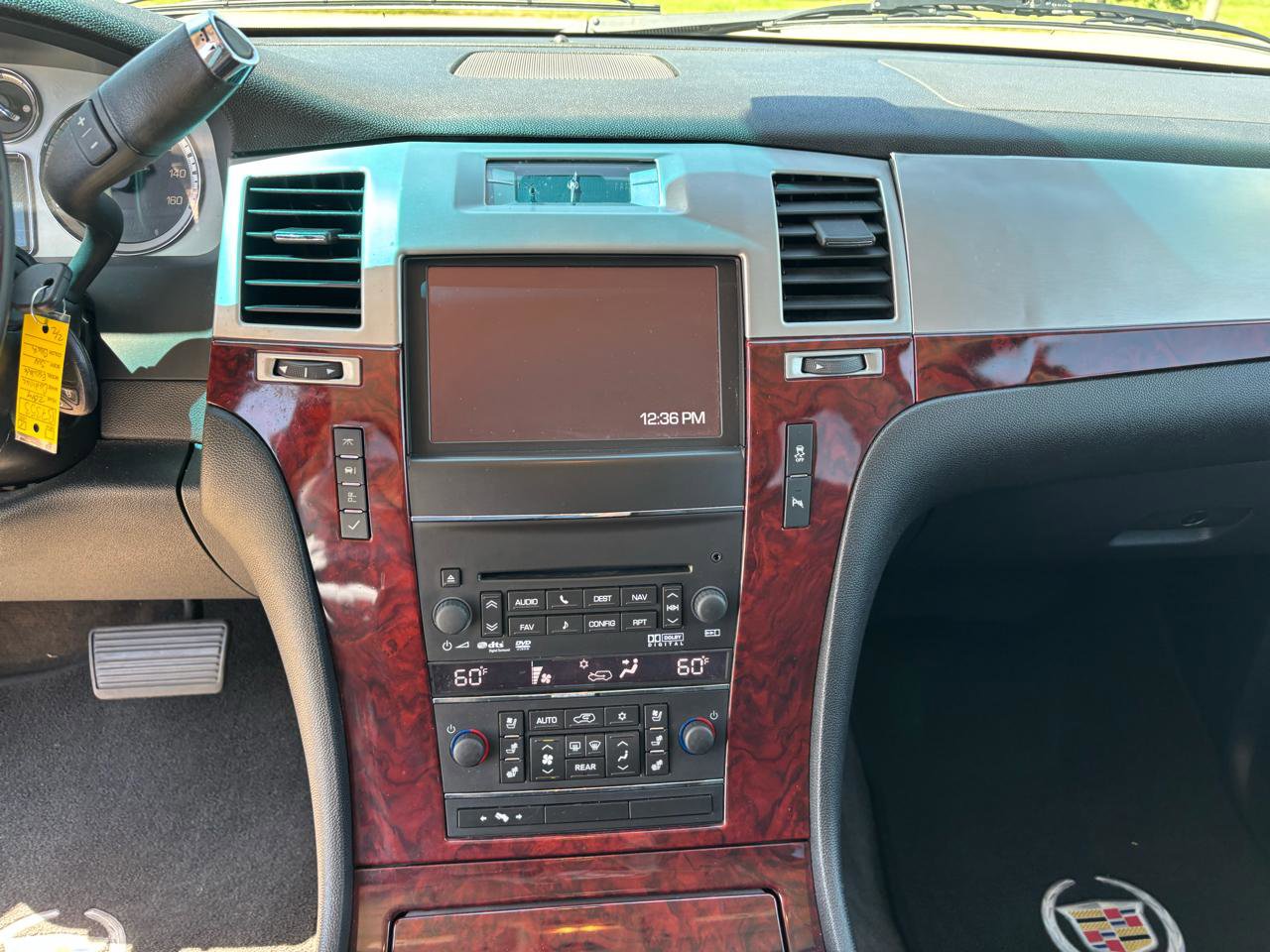 Used 2014 Cadillac Escalade Luxury RWD image 17