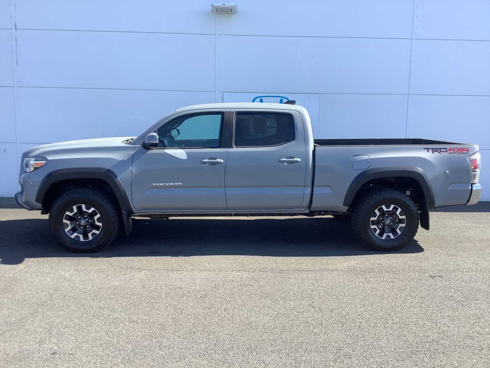 Used 2021 Toyota Tacoma TRD Off-Road AWD/4WD image 2
