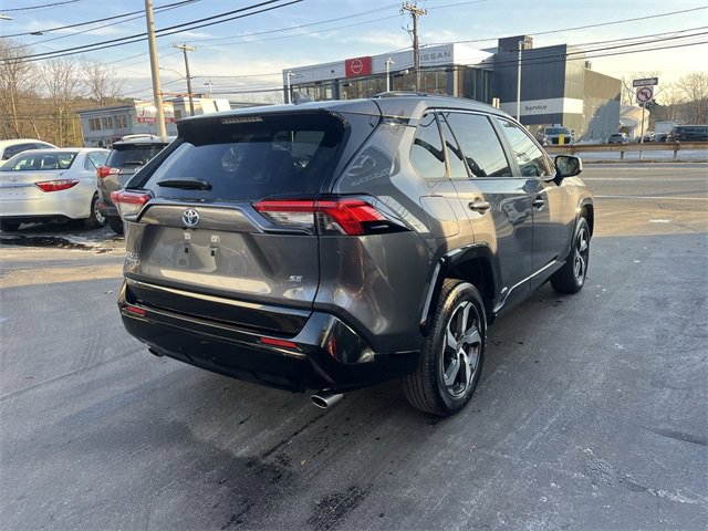 Used 2024 Toyota RAV4 SE image 8