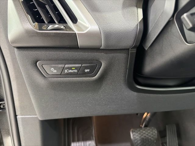Used 2025 BMW iX xDrive50 w/ Premium Package image 12