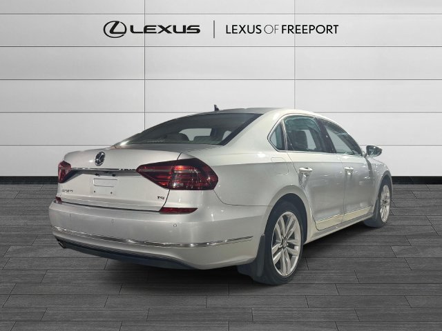 Used 2017 Volkswagen Passat 1.8T SE FWD image 4
