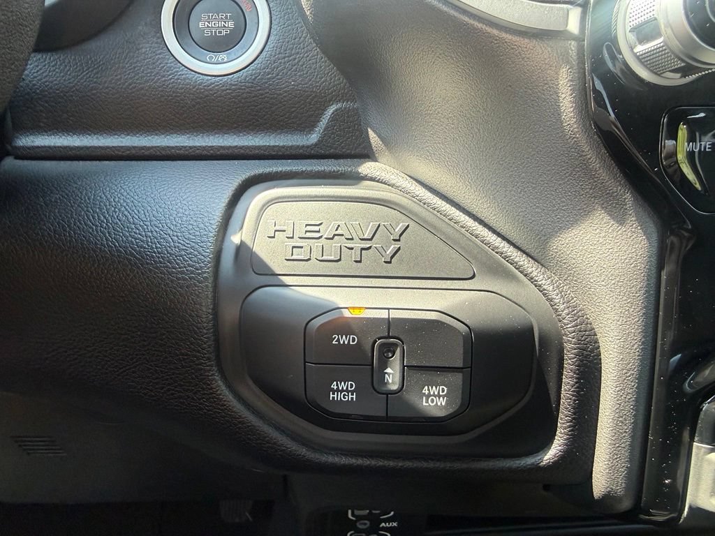 Certified 2025 RAM 2500 Big Horn AWD/4WD image 29