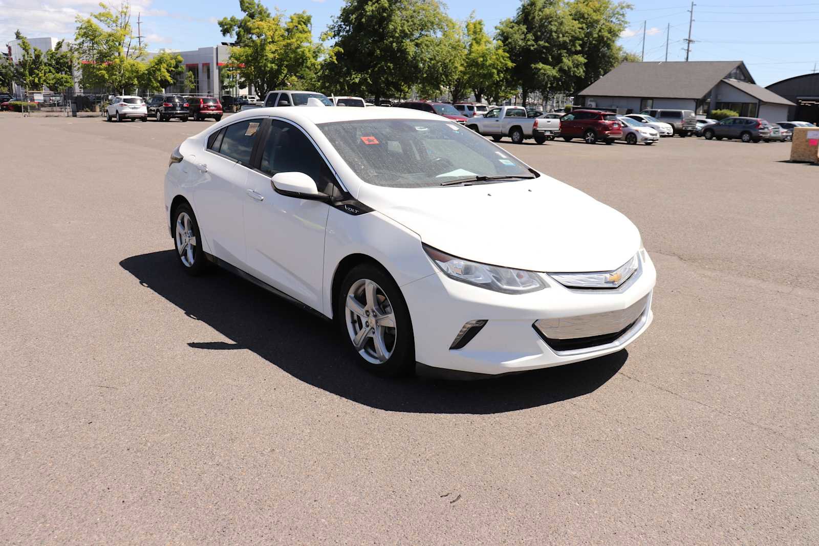 Used 2018 Chevrolet Volt LT w/ Comfort Package FWD image 3