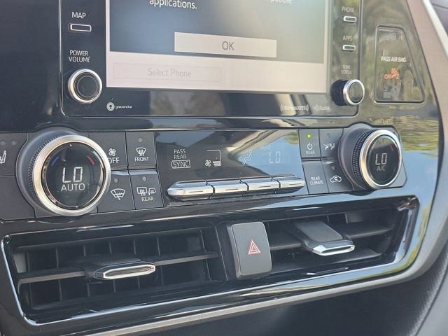 Used 2022 Toyota Highlander XLE image 29