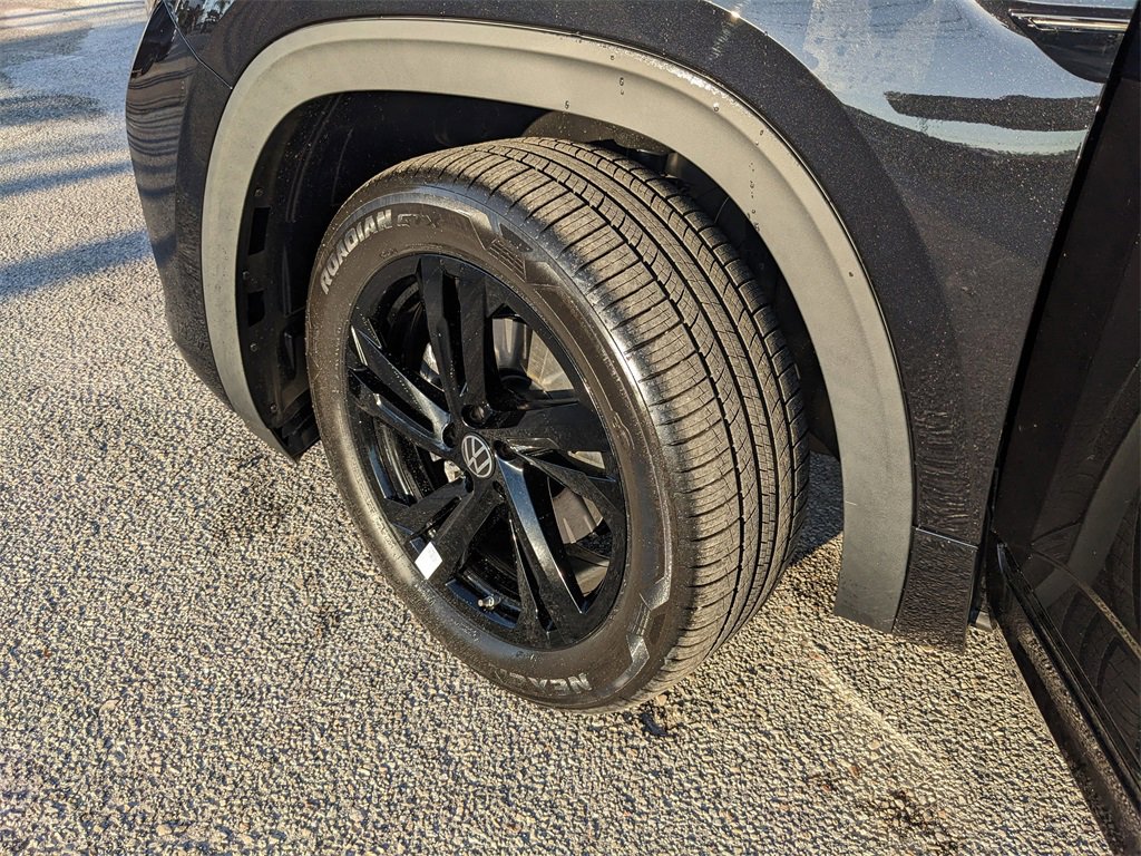 New 2026 Volkswagen Atlas Cross Sport SEL R-Line image 28