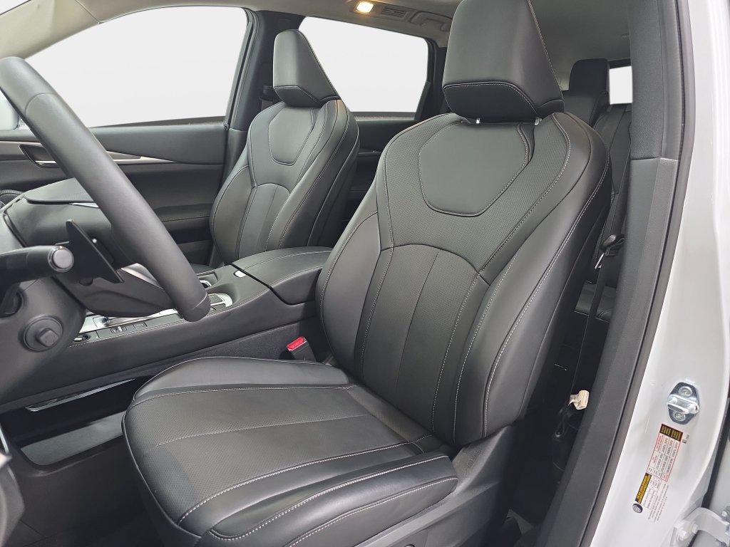 Certified 2027 INFINITI QX60 Luxe w/ Cargo Package AWD/4WD image 12