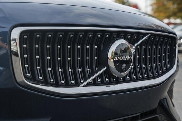 New 2026 Volvo V60 B5 Cross Country Plus w/ Protection Package Premier image 11