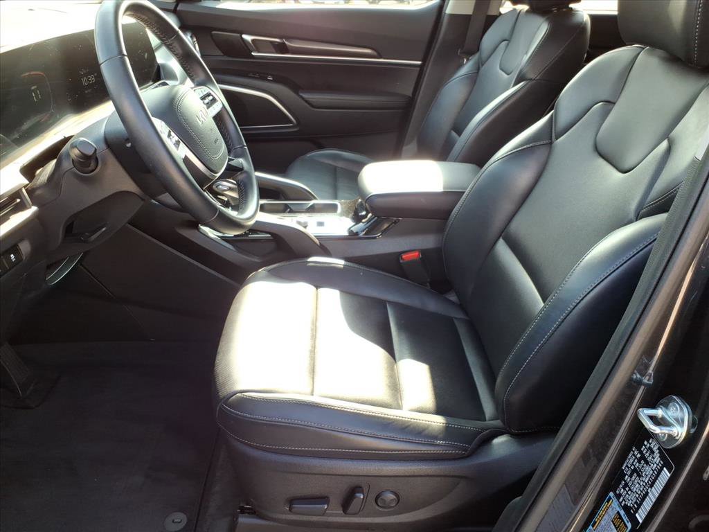 Used 2025 Kia Telluride S image 10