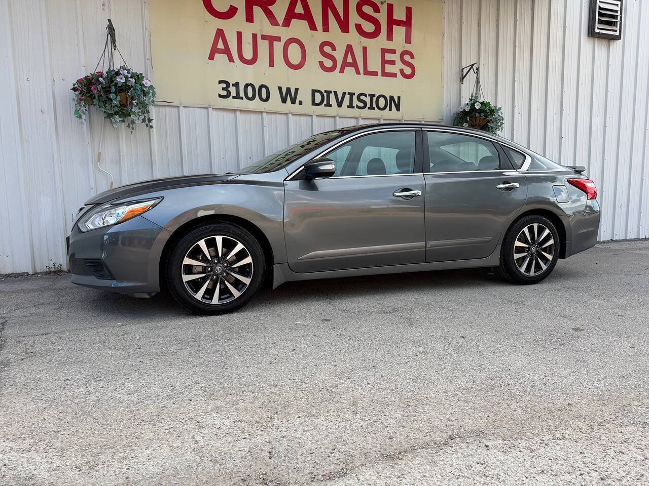 Used 2016 Nissan Altima 2.5 SV w/ Convenience Package FWD image 8