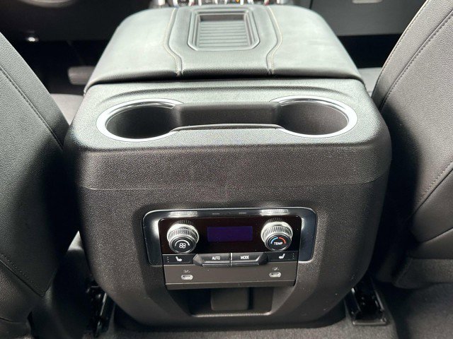 Used 2022 GMC Yukon SLT w/ SLT Luxury Package image 14