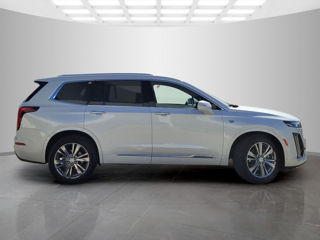 Certified 2024 Cadillac XT6 Premium Luxury FWD image 3