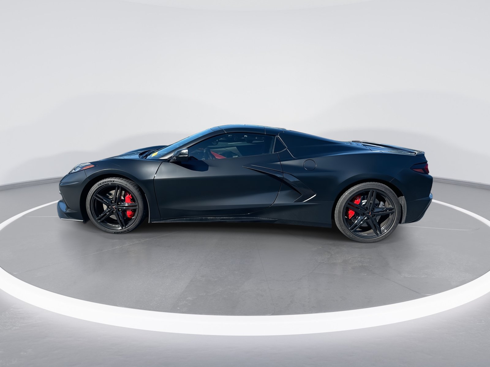 Used 2025 Chevrolet Corvette Stingray Premium Conv w/ Z51 Performance Package RWD image 6