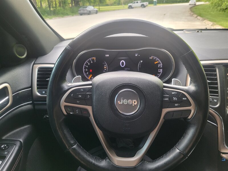 Used 2016 Jeep Grand Cherokee Limited 75th Anniversary AWD/4WD image 15