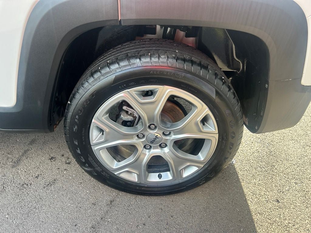 Used 2023 Jeep Renegade Limited AWD/4WD image 30