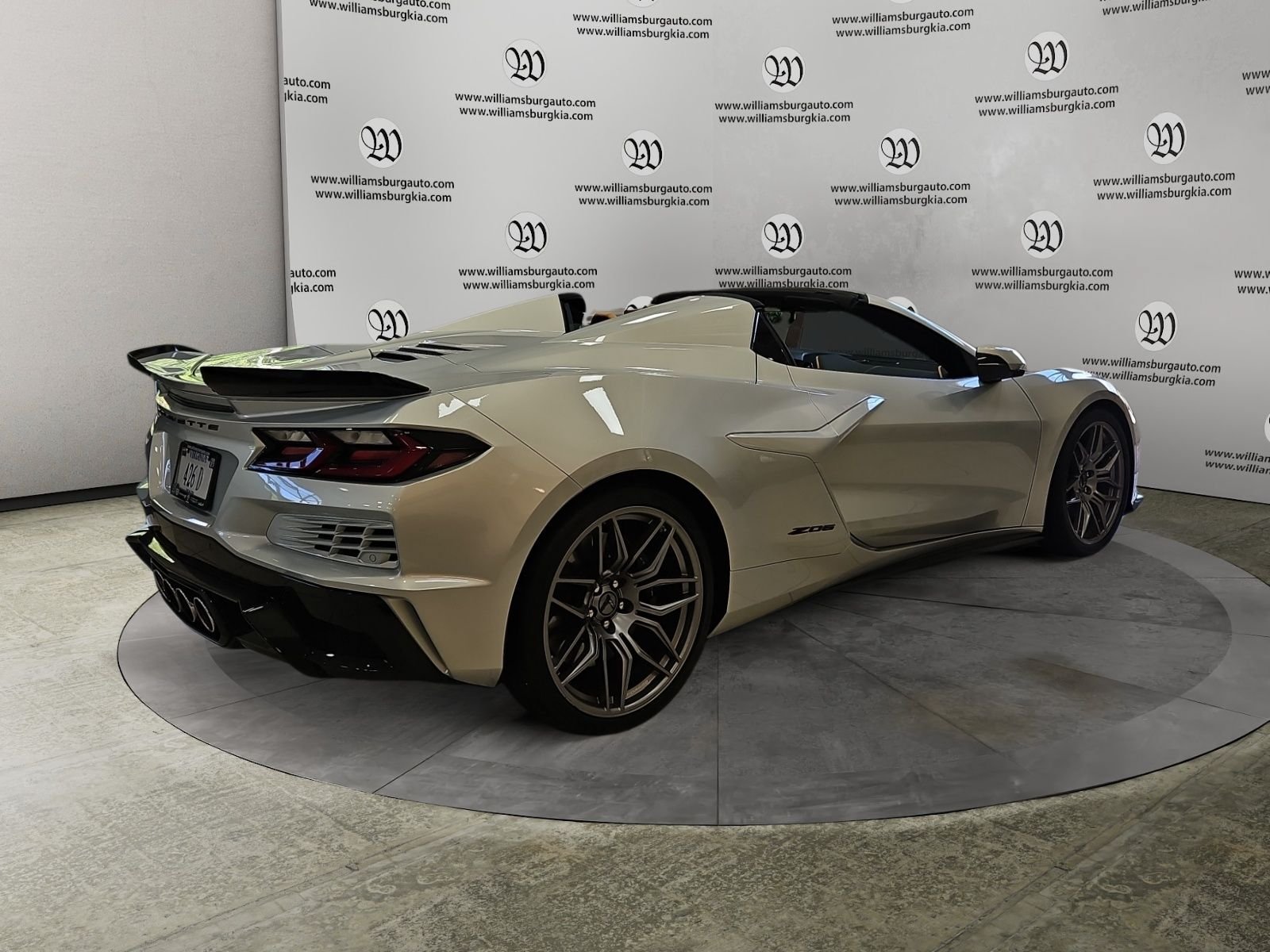 Used 2024 Chevrolet Corvette Z06 RWD image 5