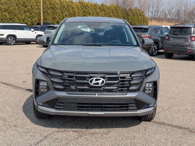 Certified 2025 Hyundai Tucson SE image 2
