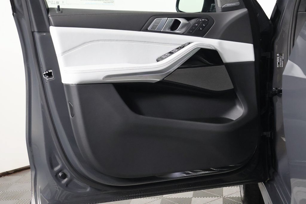 New 2027 BMW X7 xDrive40i AWD/4WD image 8