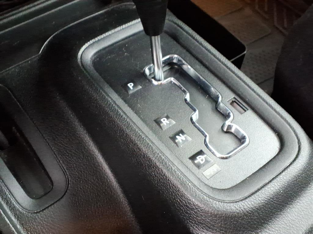 Used 2018 Jeep Wrangler Unlimited Sport image 11