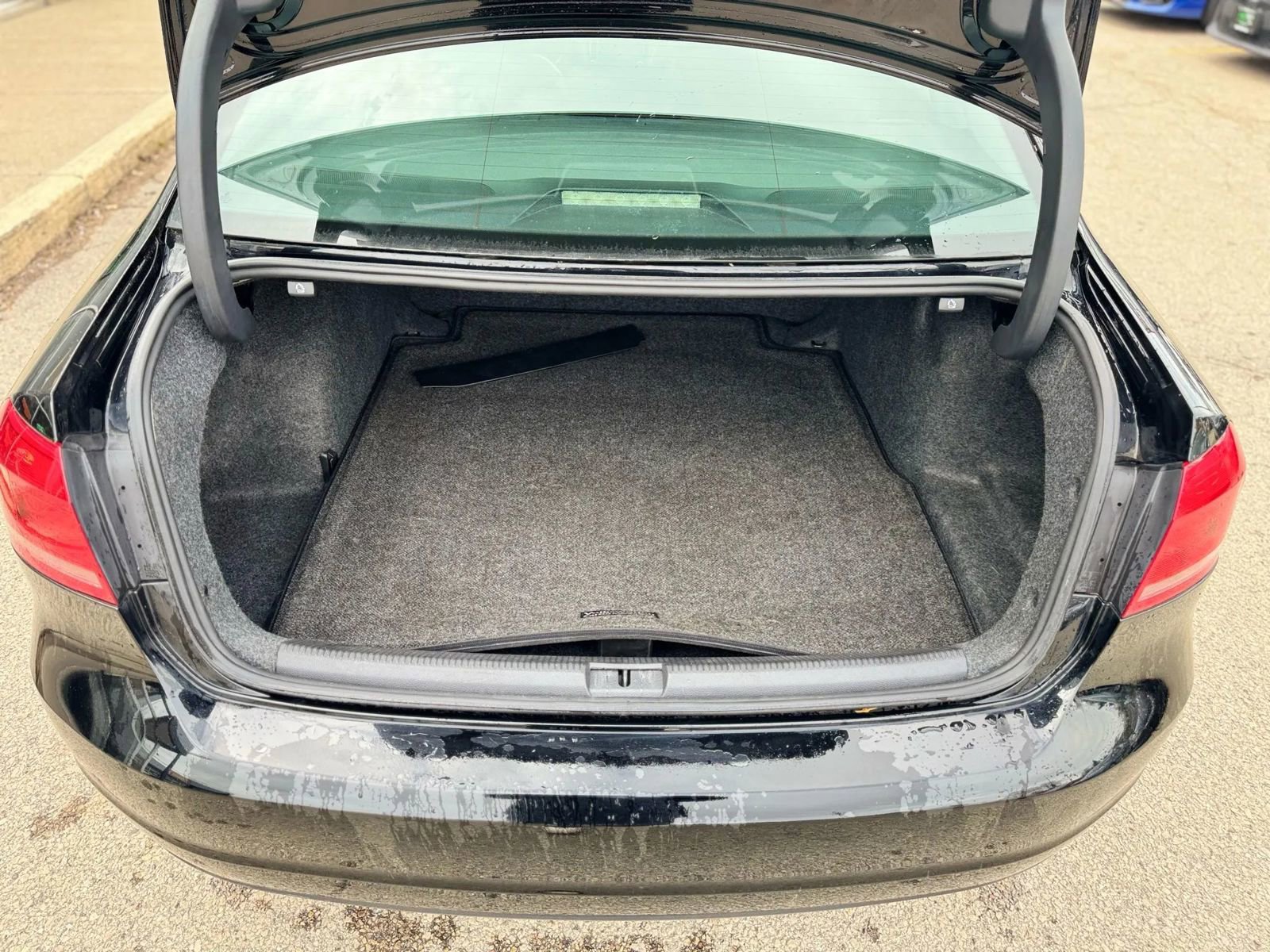 Used 2015 Volkswagen Passat 1.8T Limited Edition image 11