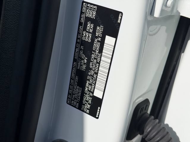 Certified 2024 Volvo XC40 B5 Plus w/ Protection Package AWD/4WD image 21