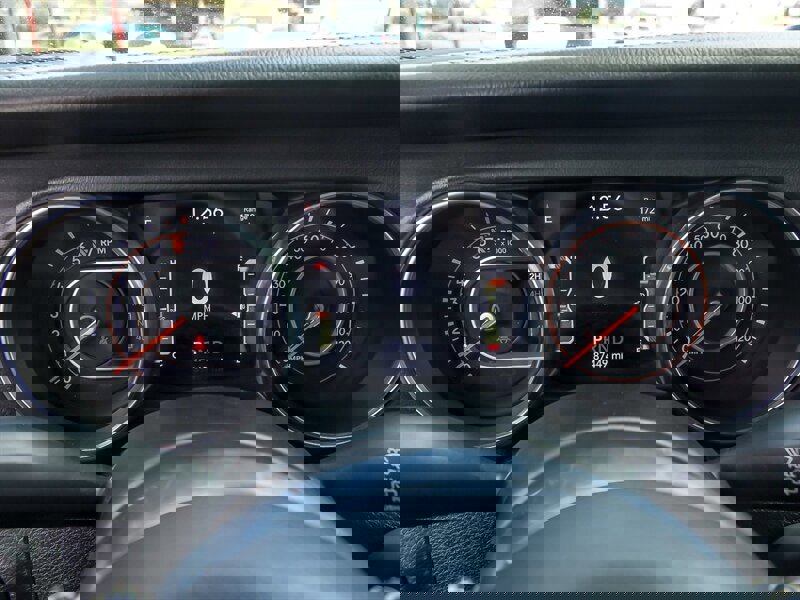 Used 2018 Jeep Wrangler Unlimited Sahara image 16