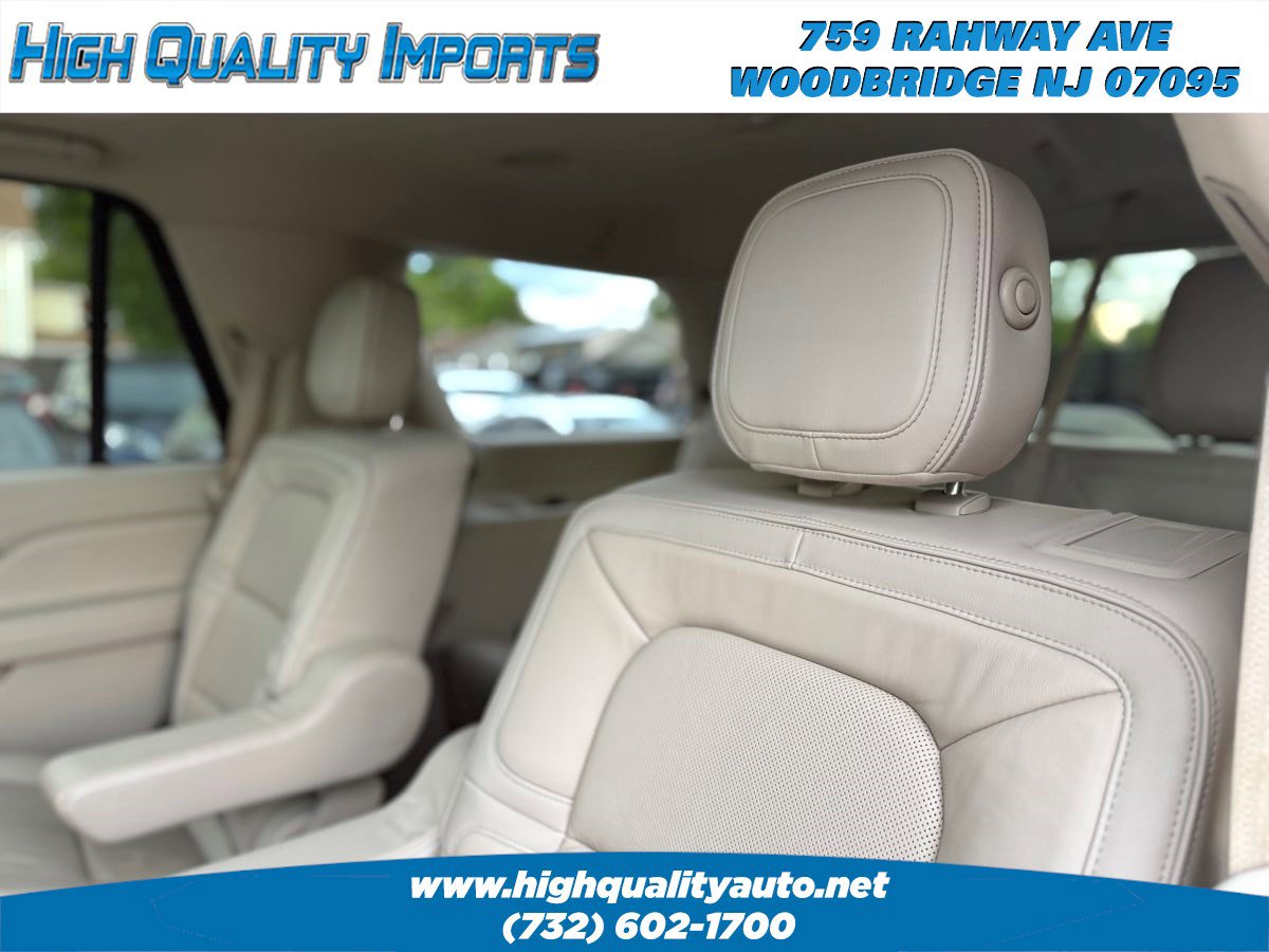 Used 2018 Lincoln Navigator Select w/ Technology Package AWD/4WD image 48