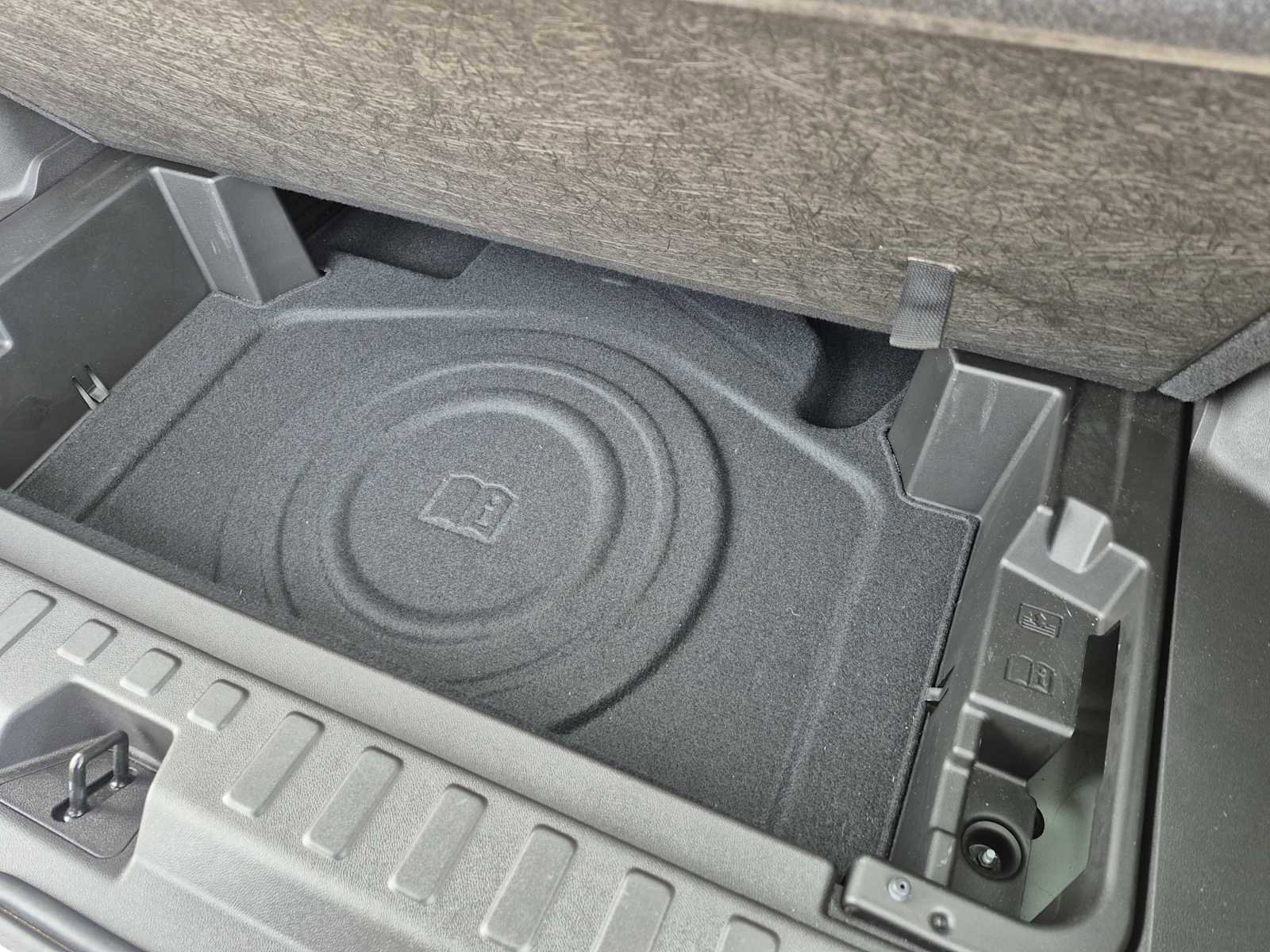 Used 2024 Chevrolet Equinox RS w/ RS Leather Package image 8