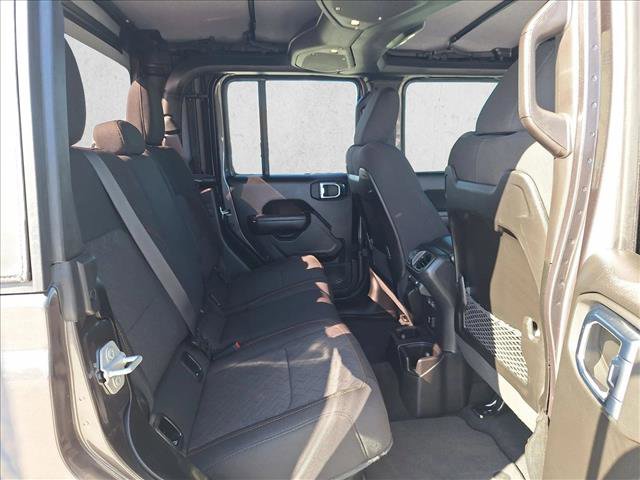 Used 2025 Jeep Gladiator Mojave image 17