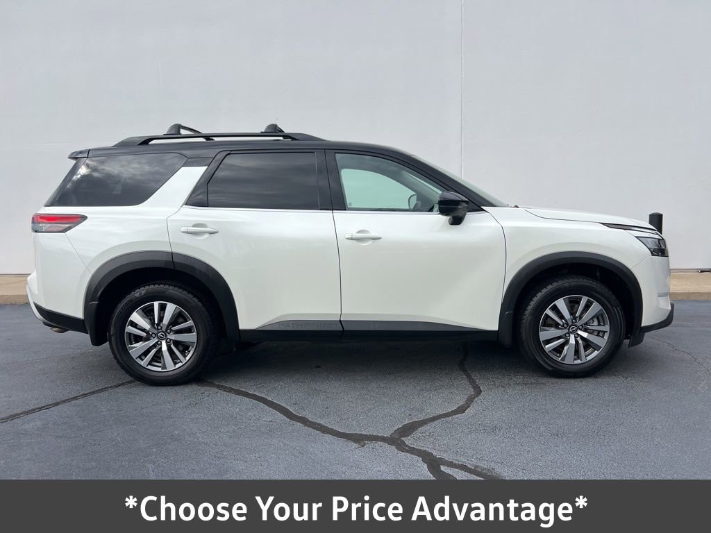 Used 2023 Nissan Pathfinder SL image 2