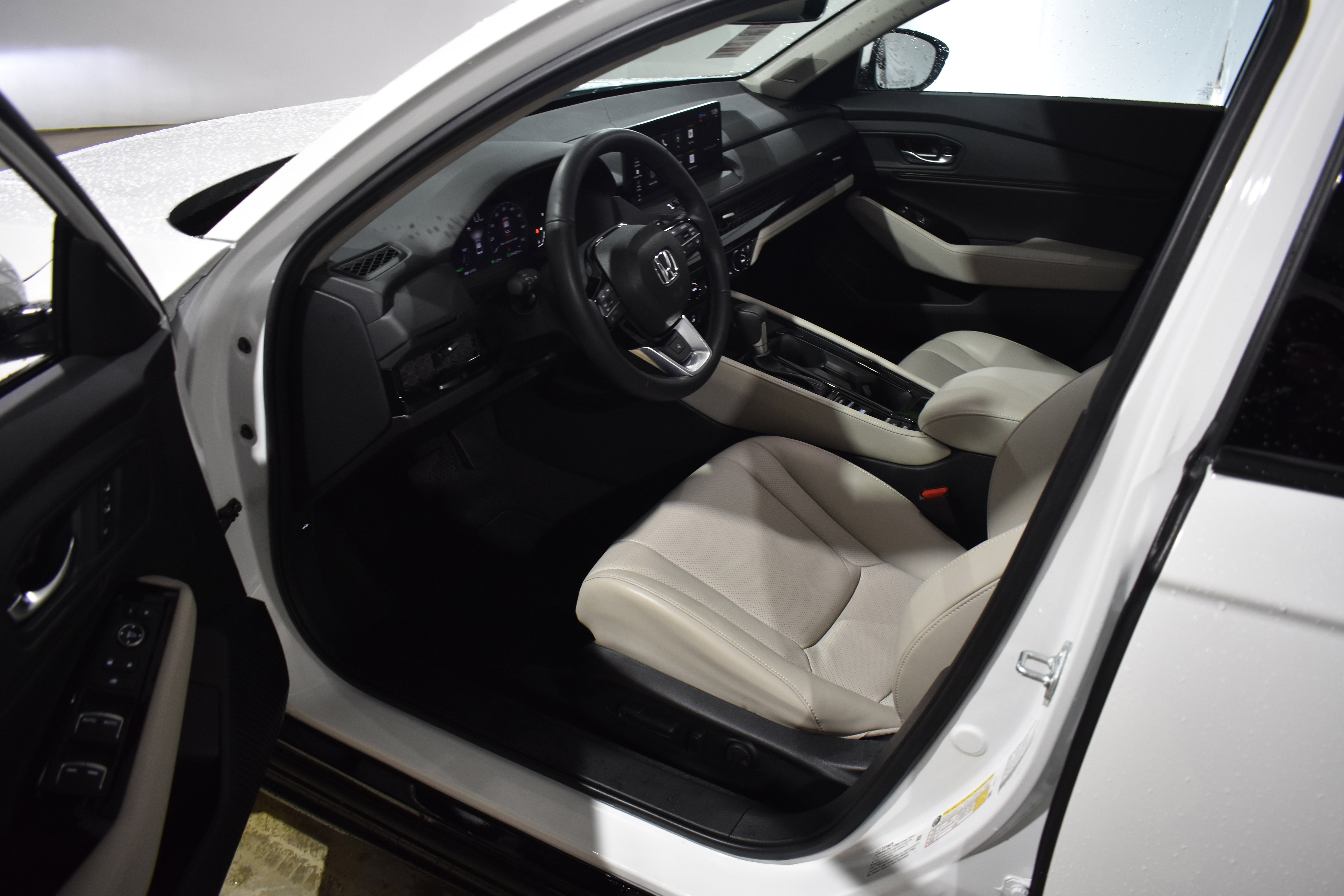 Certified 2025 Honda Accord Touring image 22