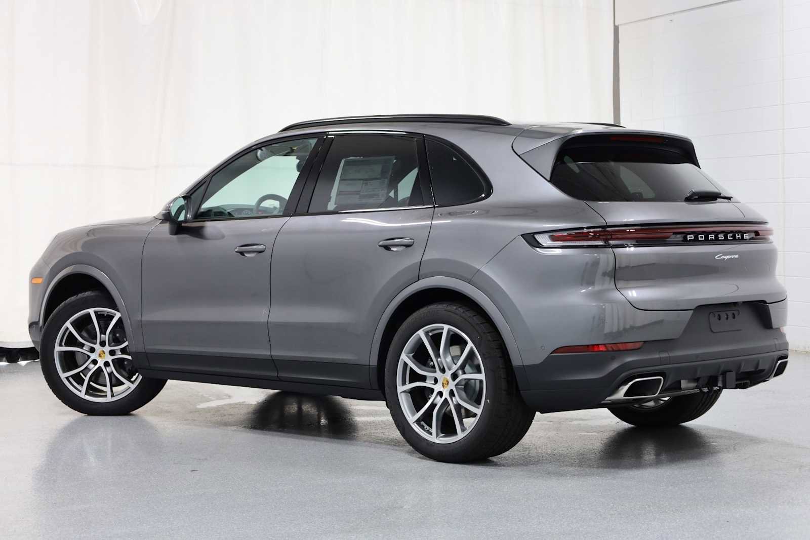 Certified 2024 Porsche Cayenne image 3