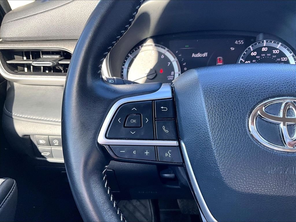 Used 2023 Toyota Highlander XLE AWD/4WD image 24