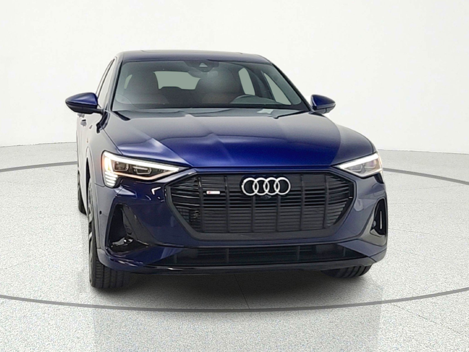 Used 2023 Audi e-tron Premium Plus w/ Premium Plus Package image 5