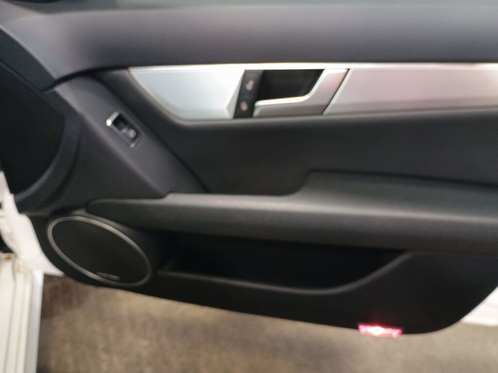 Used 2014 Mercedes-Benz C 300 Sport image 21