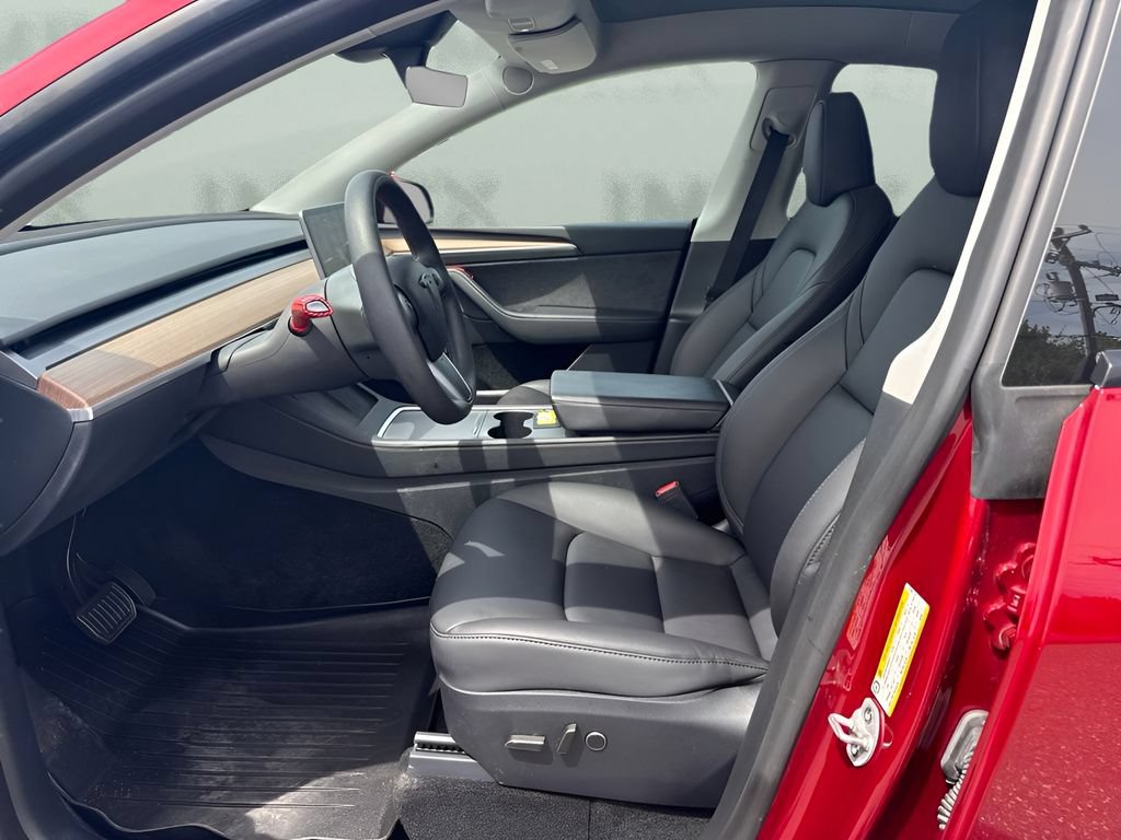 Used 2024 Tesla Model Y Long Range AWD/4WD image 5